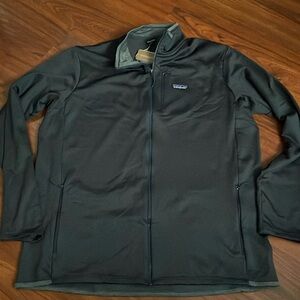 New Men’s Patagonia R1 Daily Jacket slim fit smolder blue light gray XXL 40510